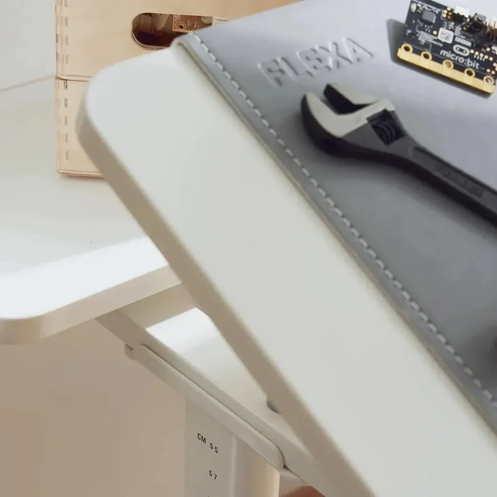Flexa Birou pentru copii cu înălțime reglabilă și capac înclinabil Evo Study Desk