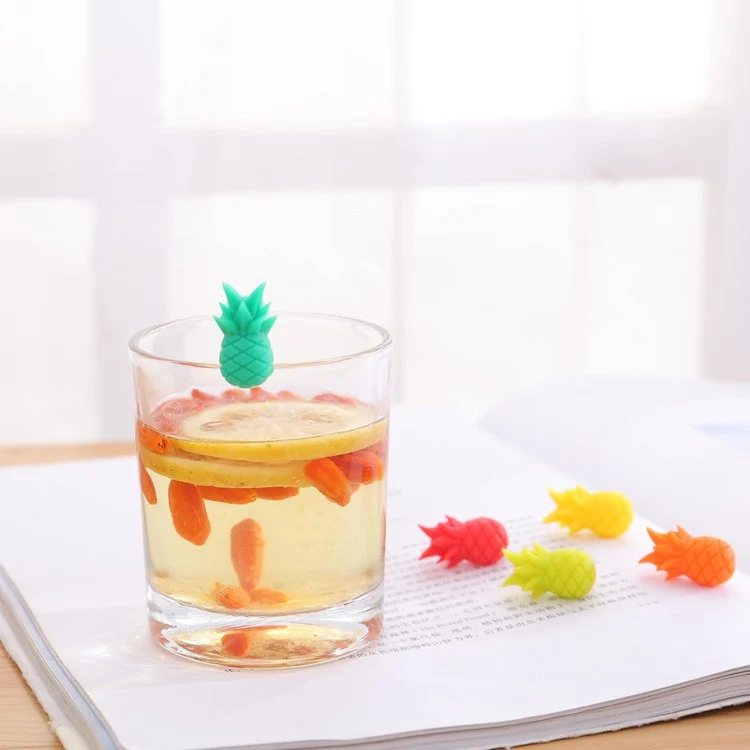 Set 6 Accesorii pentru Pahare, Vivimall, pentru Petreceri/Cocktailuri, din Silicon, Model Ananas, Multicolor