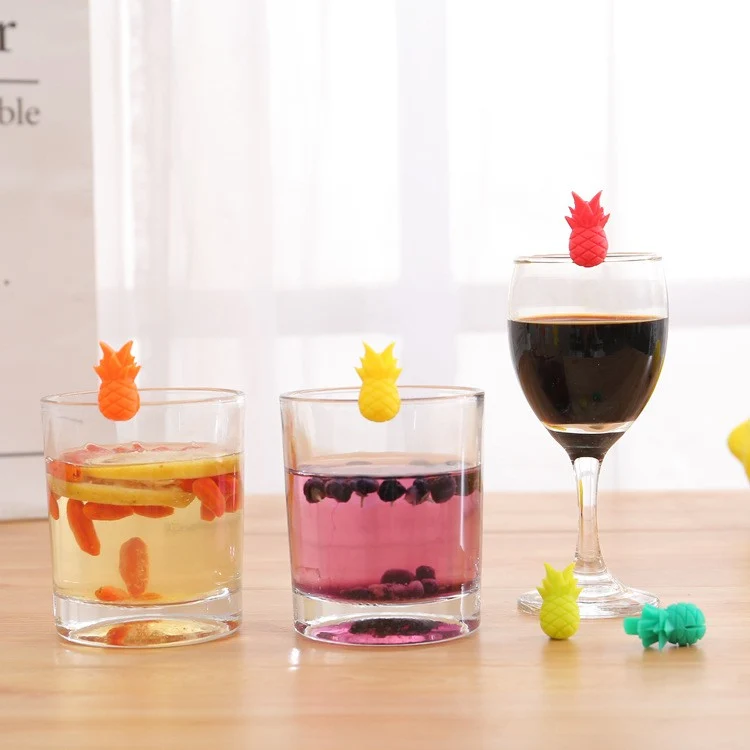 Set 6 Accesorii pentru Pahare, Vivimall, pentru Petreceri/Cocktailuri, din Silicon, Model Ananas, Multicolor