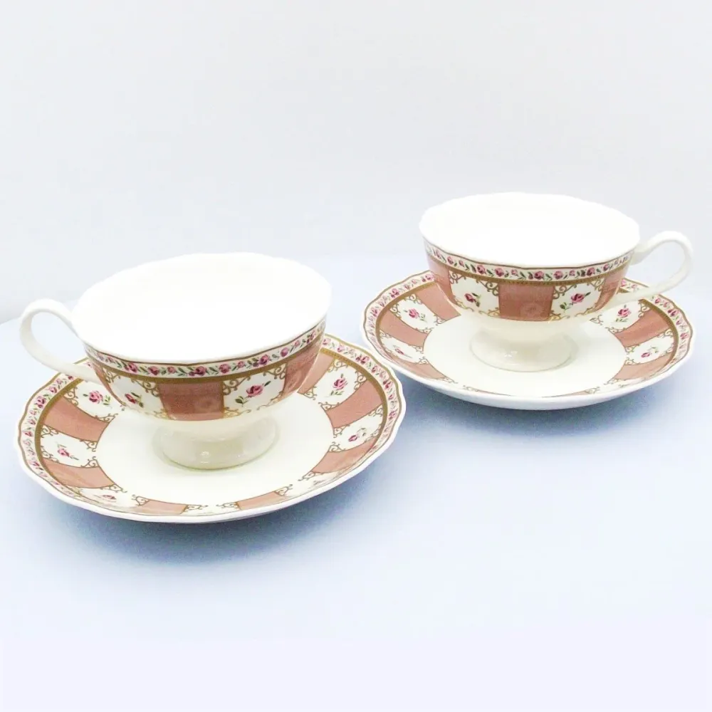 Set Narumi 2 cesti de ceai Sinfino din portelan Bone China cu finisaje aurii /0025