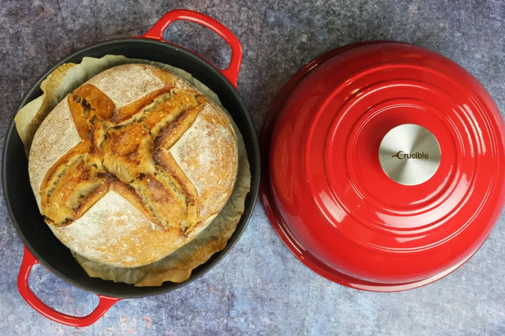Tavă de pâine din fontă emailată, pâine artizanală cu aluat acru pentru cuptor – Roșu – Rotund 26 cm, 6,25 L (6,6 qt) – Ca...