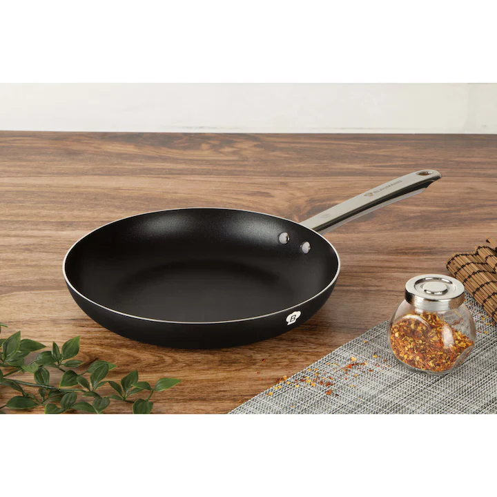 Tigaie din Aluminiu cu Mâner din Oțel Inoxidabil, 24 cm, 1.7L, Negru Mat – Compatibilă cu Inducție, PFOA Free, Rezistentă...