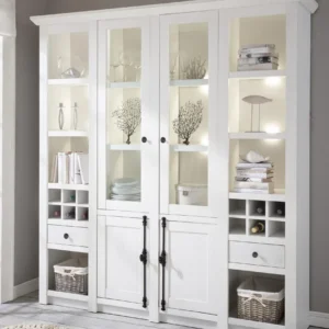 Vitrina »California« cu aspect decorativ și profile de cornișă elaborate