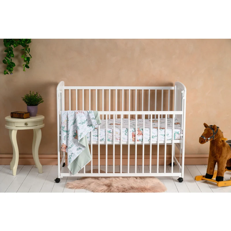 Patut din lemn bebe, 120x60 cm, Cu laterala culisanta, Din lemn de pin si mdf, Stabil si rezistent, Inaltime saltea reglab...