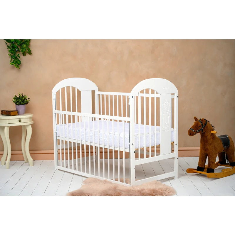 Patut din lemn bebe, 120x60 cm, Cu laterala culisanta, Din lemn de pin, Stabil si rezistent, Inaltime saltea reglabila pe...
