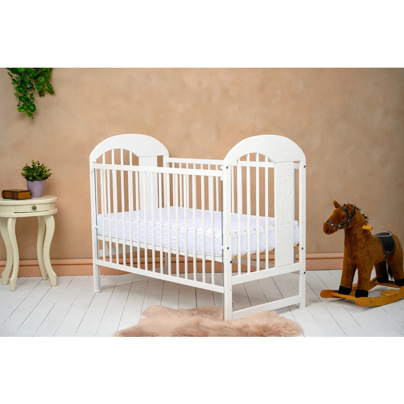 Patut din lemn bebe, 120x60 cm, Cu laterala culisanta, Din lemn de pin, Stabil si rezistent, Inaltime saltea reglabila pe...