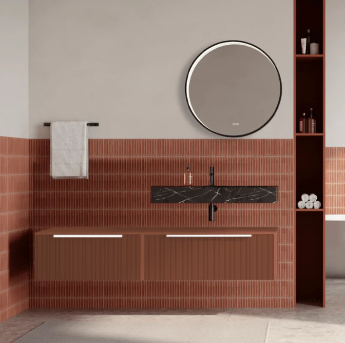 Set mobilier baie suspendat caramiziu, riflaje Plissetatto, lavoar negru si oglinda rotunda, manere albe, 140 cm, SaviniDu...