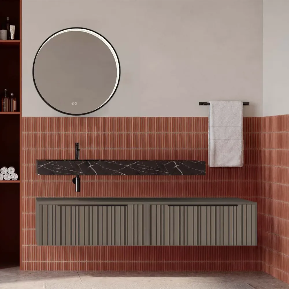 Set mobilier baie suspendat gri cenusiu mat cu lavoar imitație marmura neagra și oglindă, cu riflaje Plissetatto, 160 cm,...