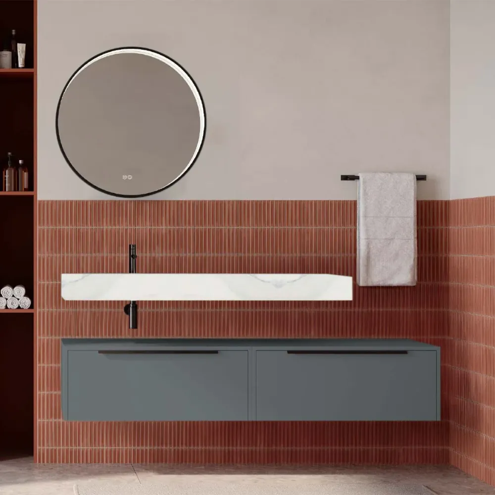 Set mobilier baie suspendat gri mat cu lavoar imitație marmură alba și oglindă, 160 cm, SaviniDue Iconica