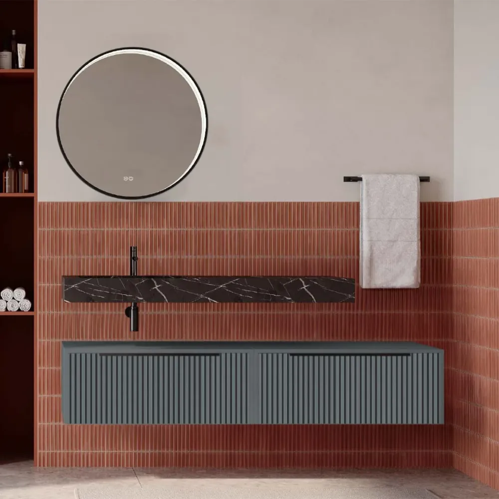 Set mobilier baie suspendat gri mat cu lavoar imitație marmura neagra și oglindă, cu riflaje cannetatto, 160 cm, SaviniDue...