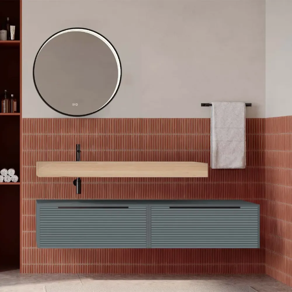 Set mobilier baie suspendat gri mat cu lavoar imitație lemn și oglindă, cu riflaje Dogato, 160 cm, SaviniDue Iconica