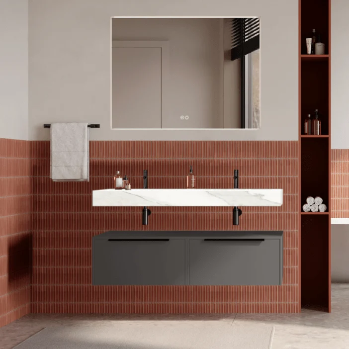 Set mobilier baie suspendat gri urban, lavoar alb si oglinda, manere negre, 120 cm, SaviniDue Iconica