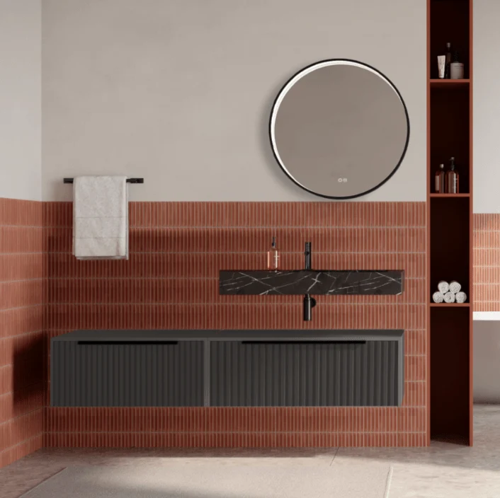 Set mobilier baie suspendat gri urban, riflaje Cannetatto, lavoar negru si oglinda rotunda, manere negre, 140 cm, SaviniDu...