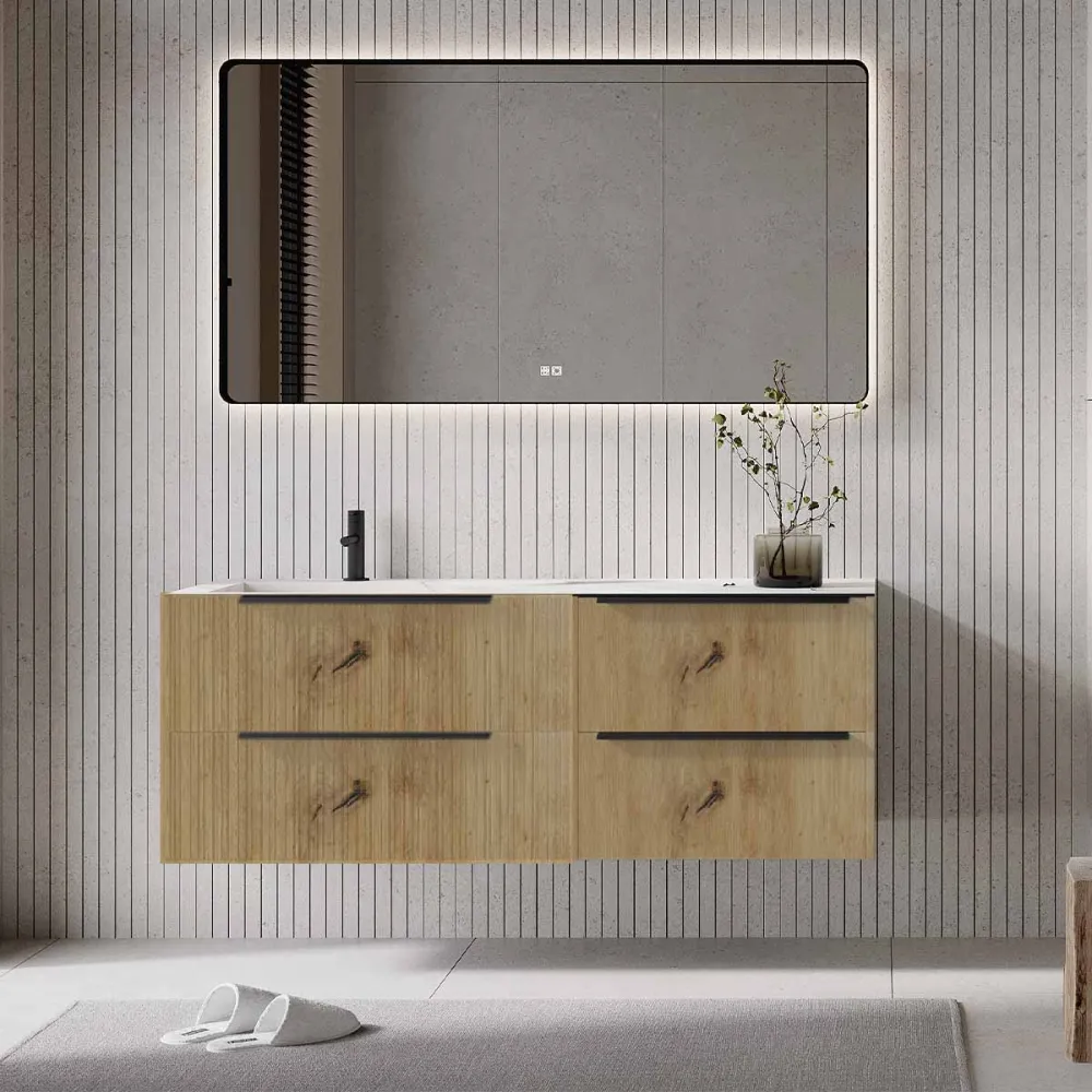 Set mobilier baie suspendat imitatie lemn deschis, lavoar imitație marmura alba și oglindă, cu riflaje Plissetatto, 140 cm...