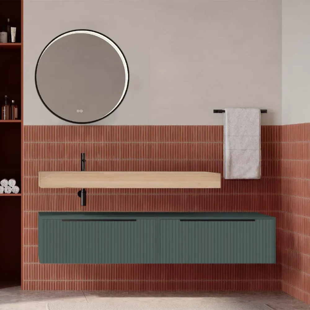 Set mobilier baie suspendat verde italia mat cu lavoar imitație lemn și oglindă, cu riflaje cannetatto, 160 cm, SaviniDue...