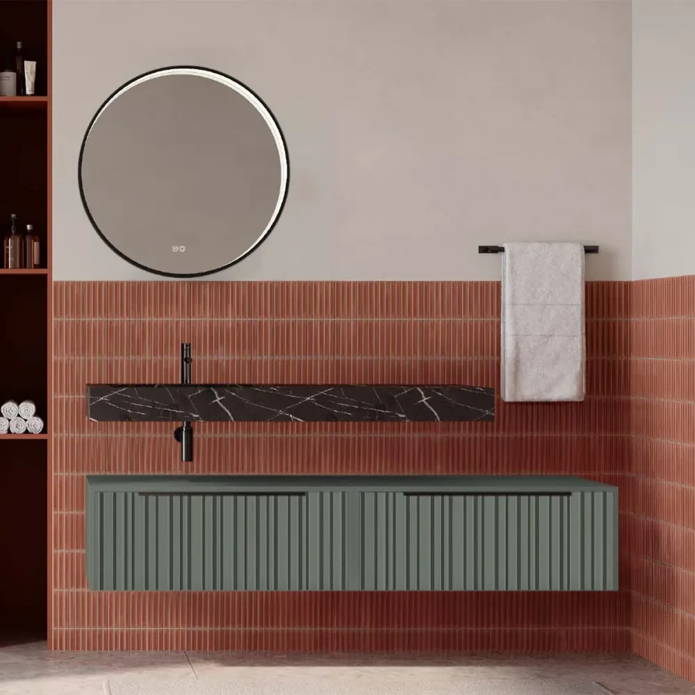 Set mobilier baie suspendat verde salvie mat cu lavoar imitație marmura neagra și oglindă, cu riflaje Plissetatto, 160 cm,...