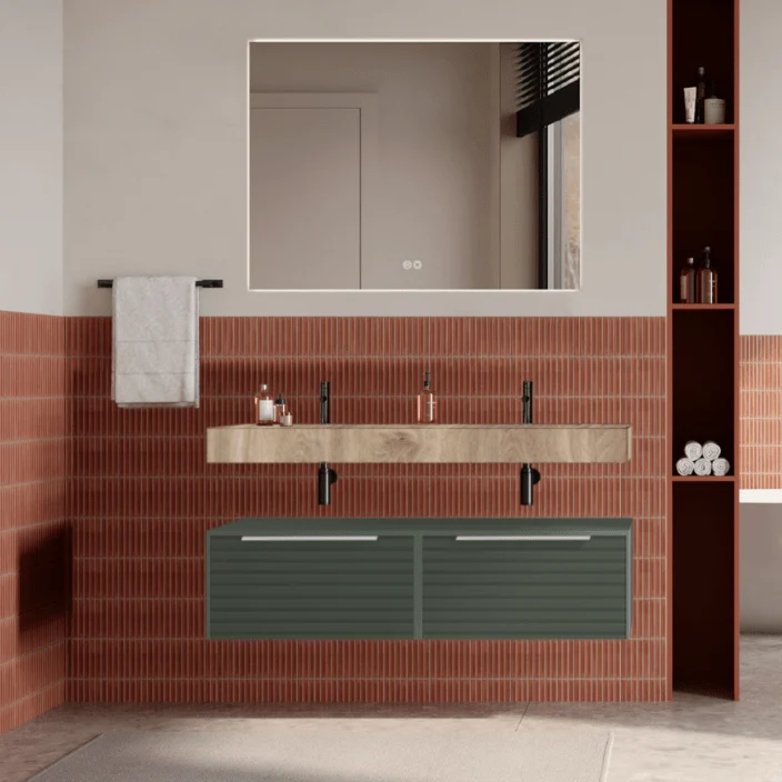 Set mobilier baie suspendat verde salvie, riflaje Dogato, lavoar imitatie lemn si oglinda, manere crom, 120 cm, SaviniDue...
